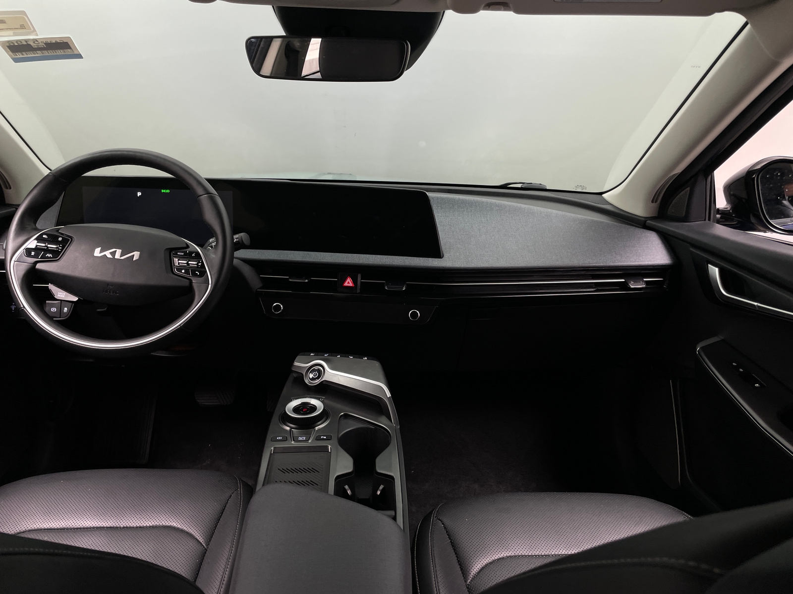Thumbnail: 2023 Kia EV6 - 2