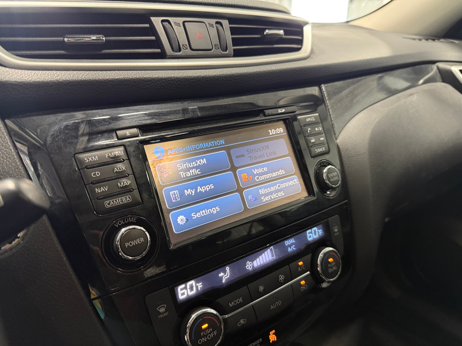 Thumbnail: 2016 Nissan Rogue - 3