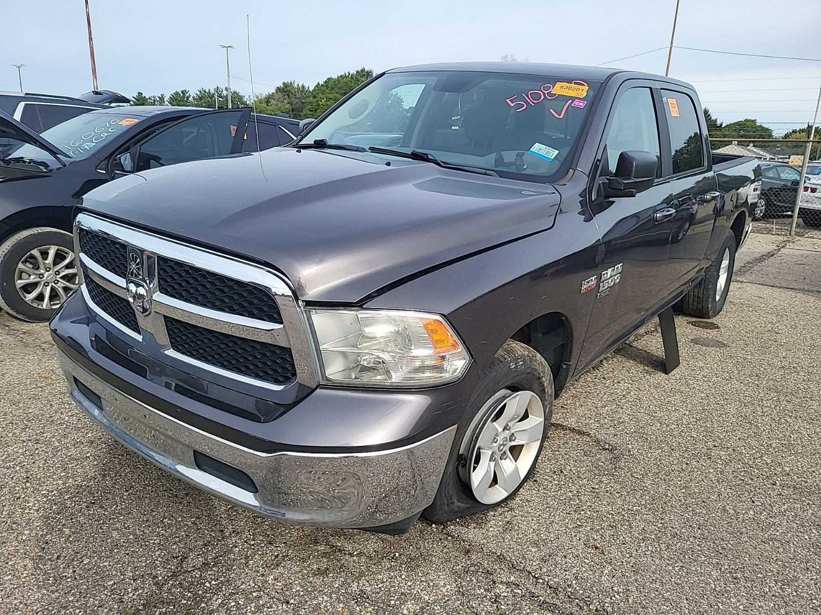 2019 Ram 1500 Classic SLT 4x4 Crew Cab 6'4" Box