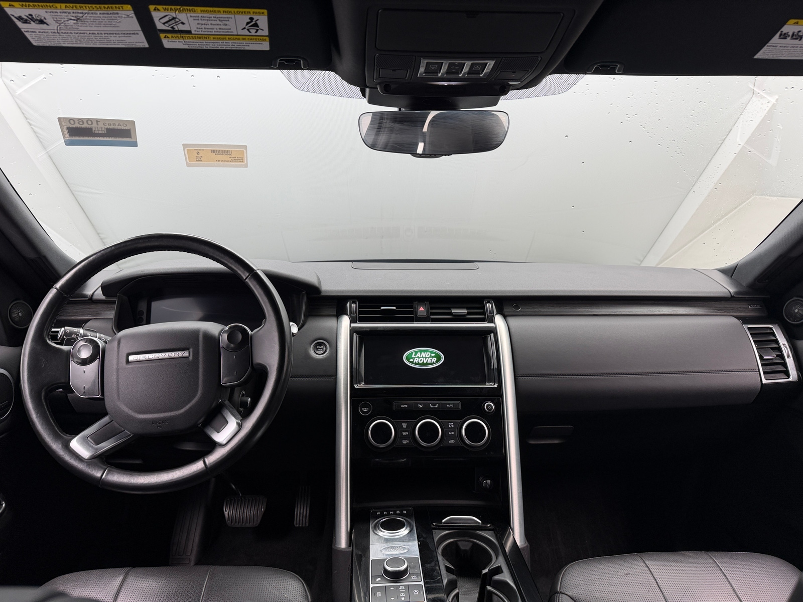 Thumbnail: 2020 Land Rover Discovery - 3