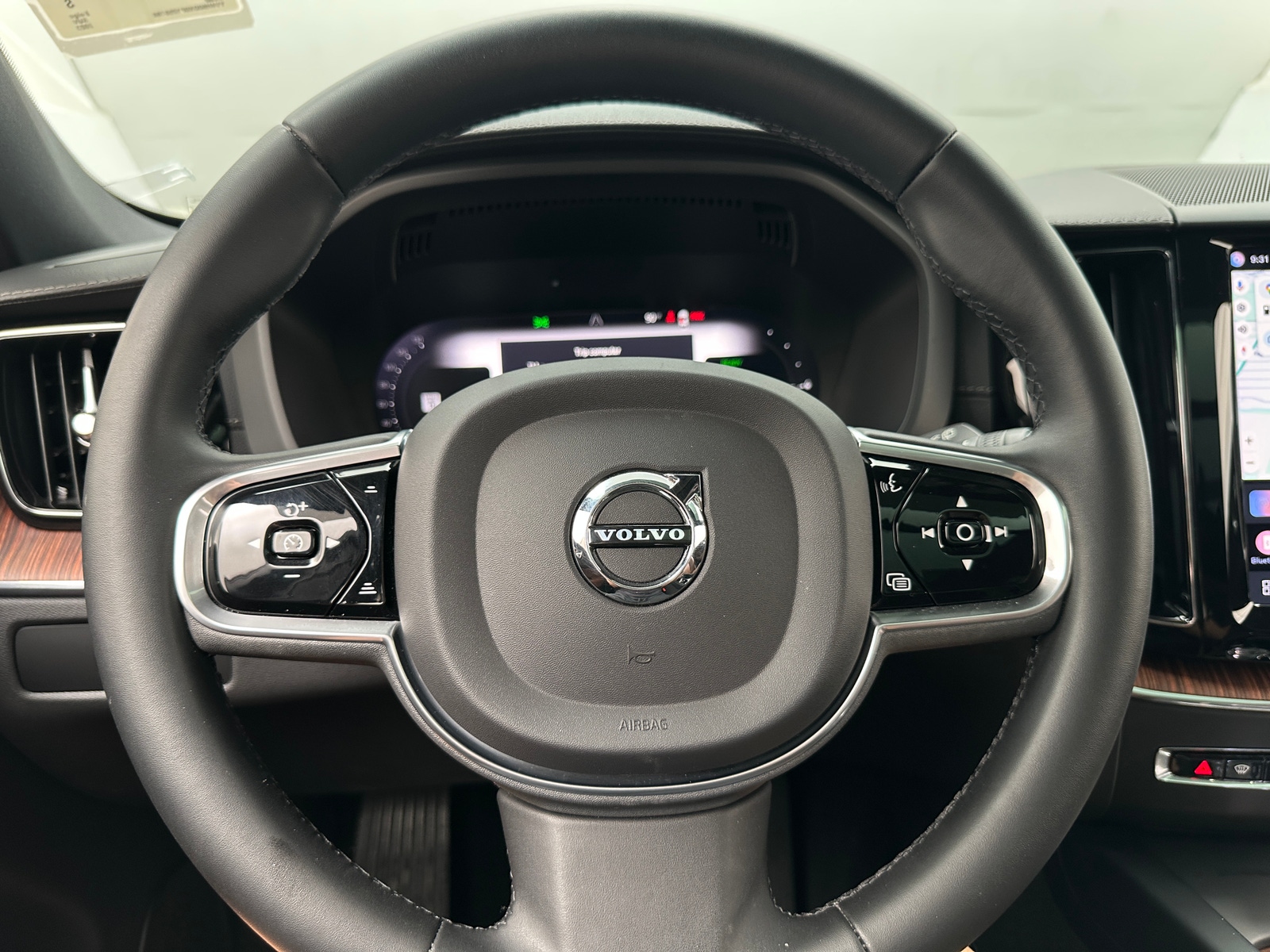 Thumbnail: 2023 Volvo XC60 - 4