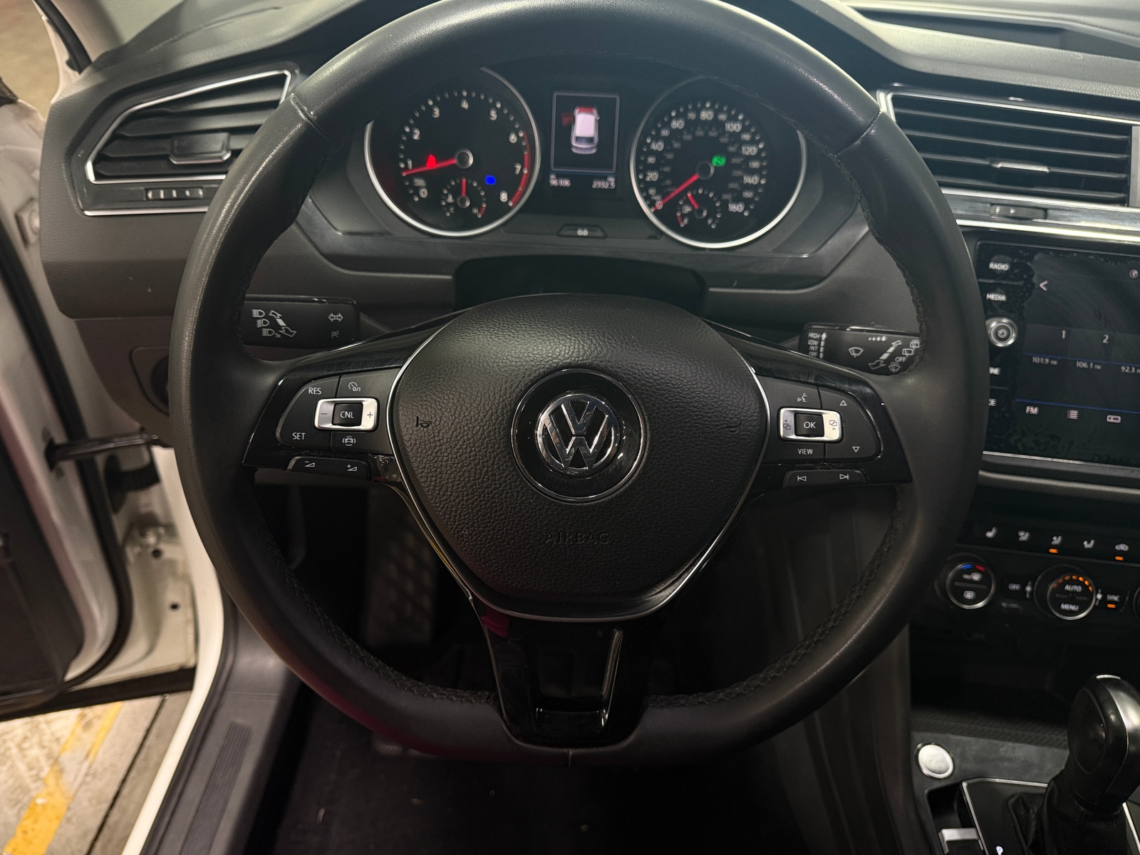 Thumbnail: 2020 Volkswagen Tiguan - 5