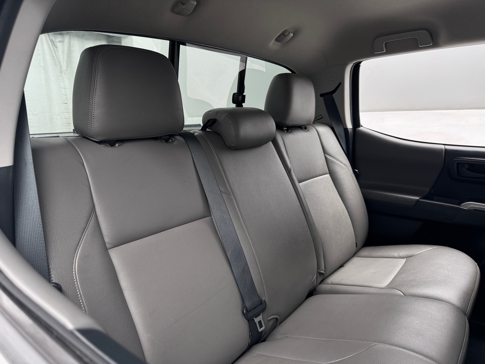 Thumbnail: 2016 Toyota Tacoma - 6