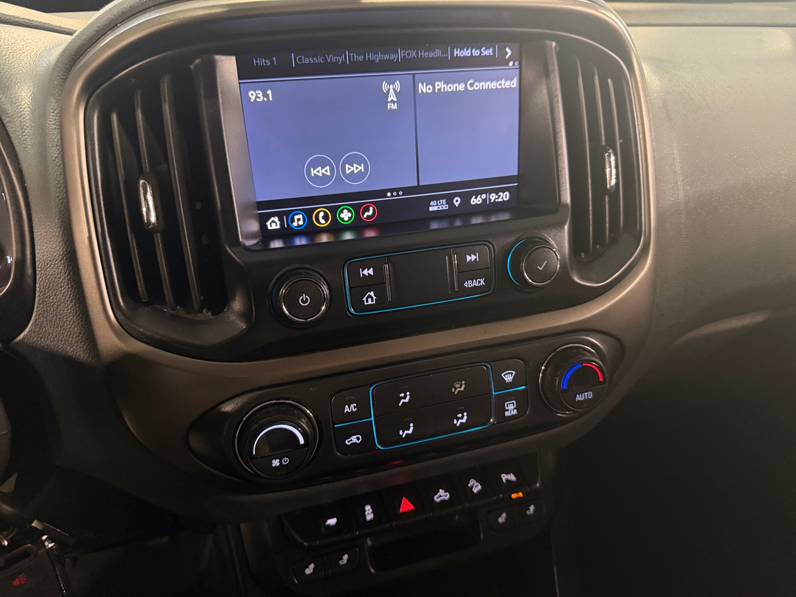 Thumbnail: 2021 Chevrolet Colorado - 3