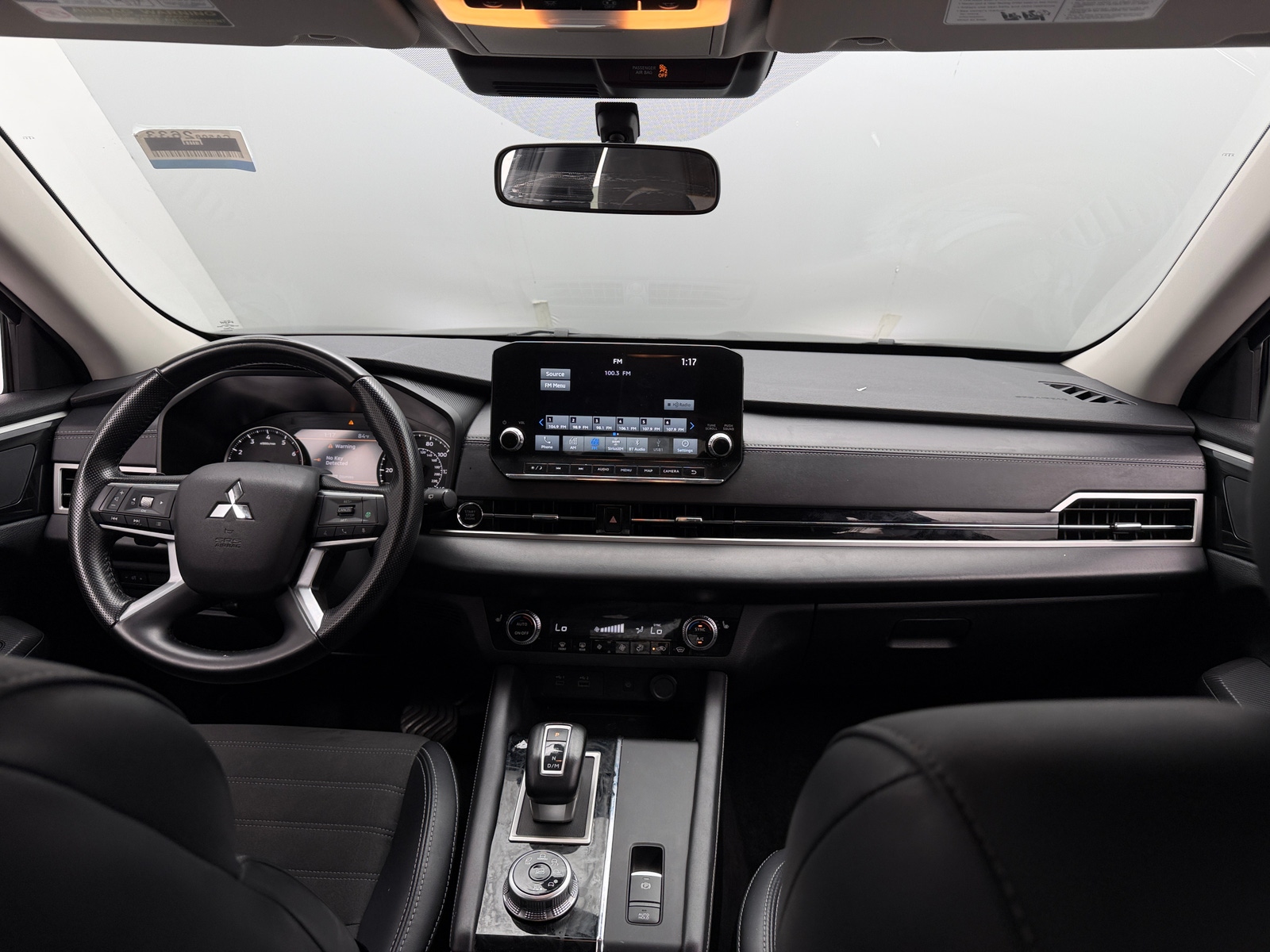 Thumbnail: 2024 Mitsubishi Outlander - 3