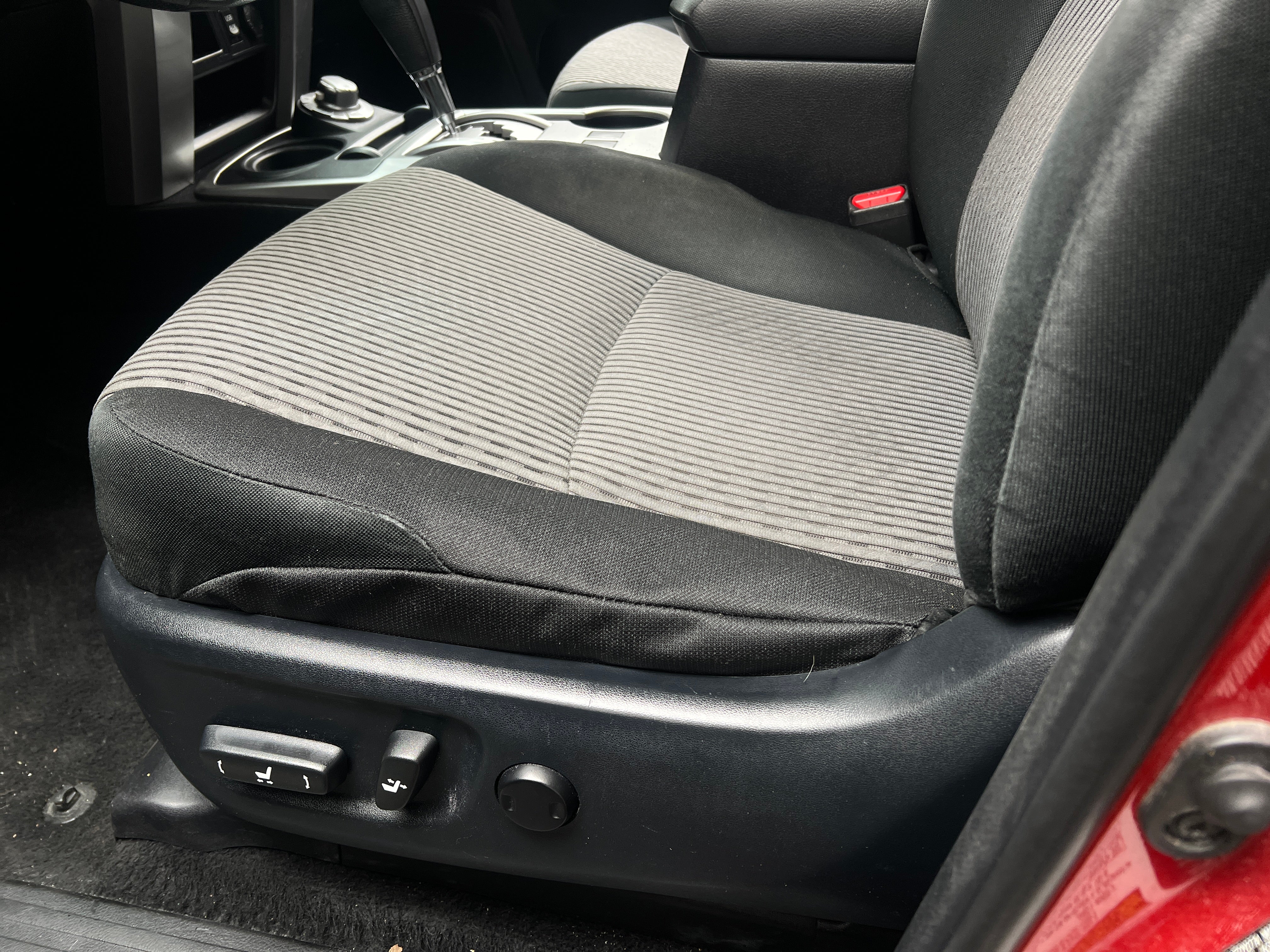 2016 Toyota 4Runner SR5 - Photo 18