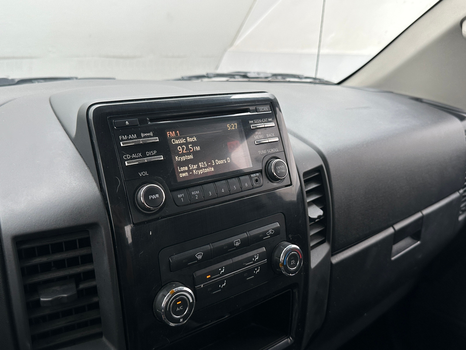 Thumbnail: 2014 Nissan Titan - 4