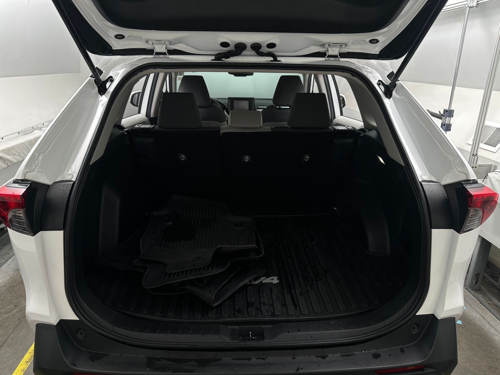 Thumbnail: 2022 Toyota RAV4 - 7