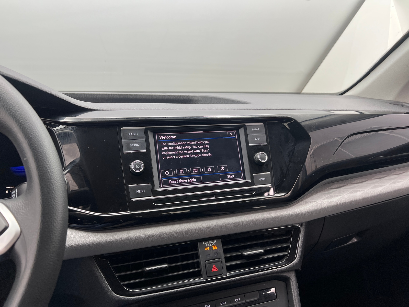 Thumbnail: 2022 Volkswagen Taos - 4