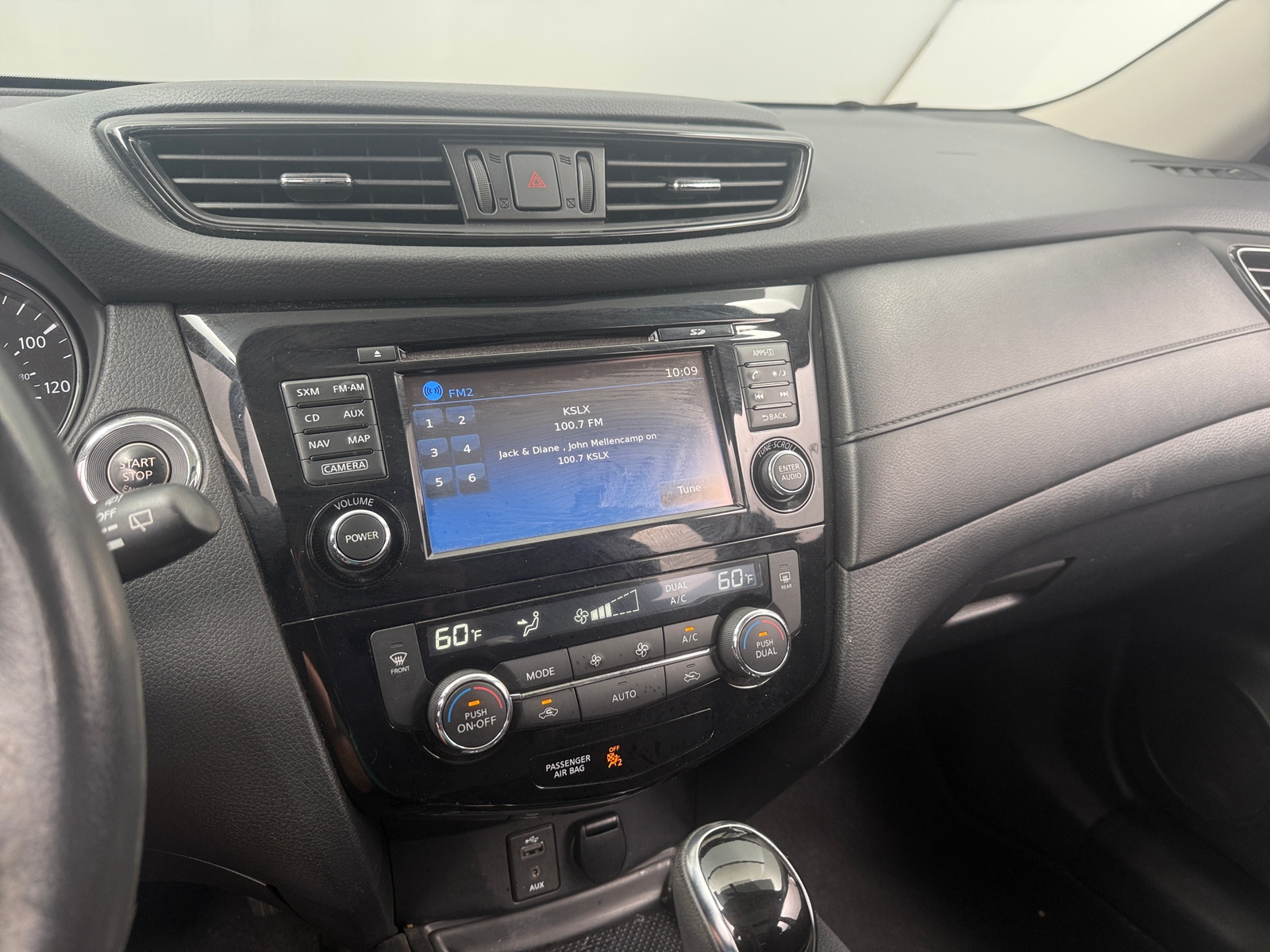 Thumbnail: 2017 Nissan Rogue - 4