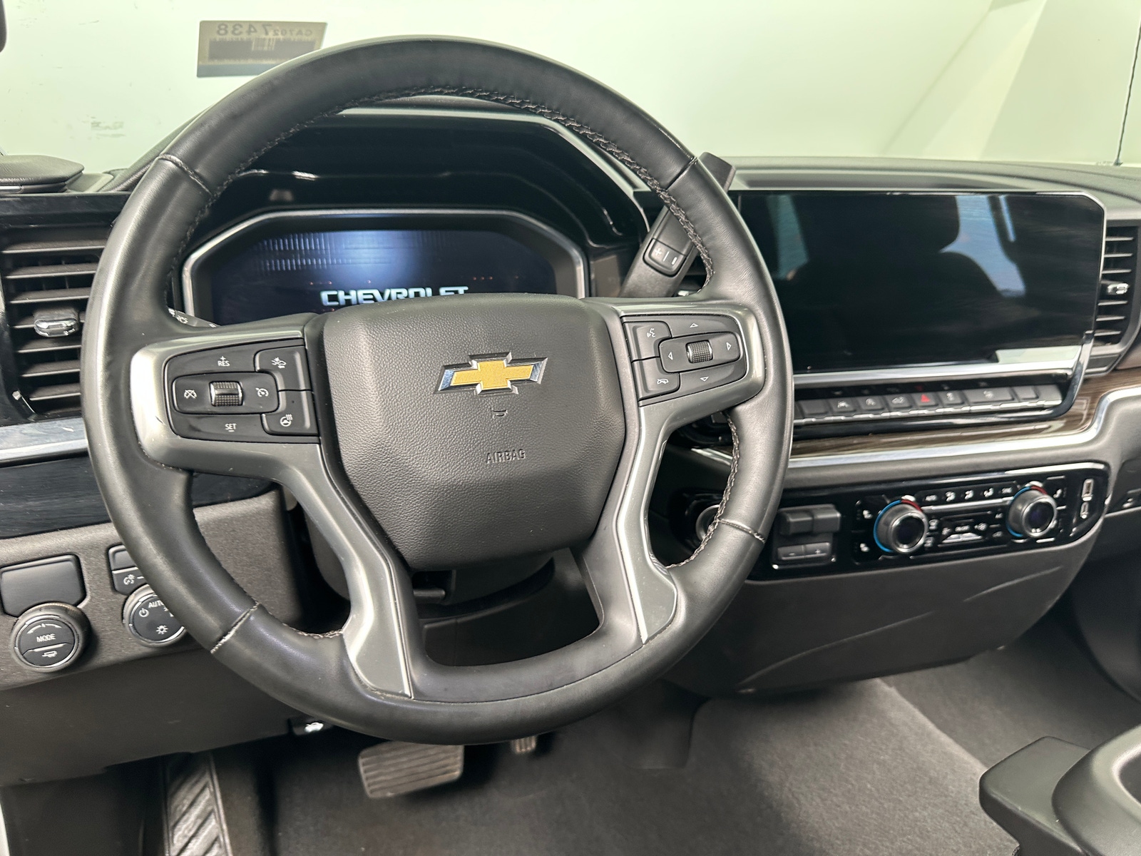 Thumbnail: 2025 Chevrolet Silverado 1500 - 5