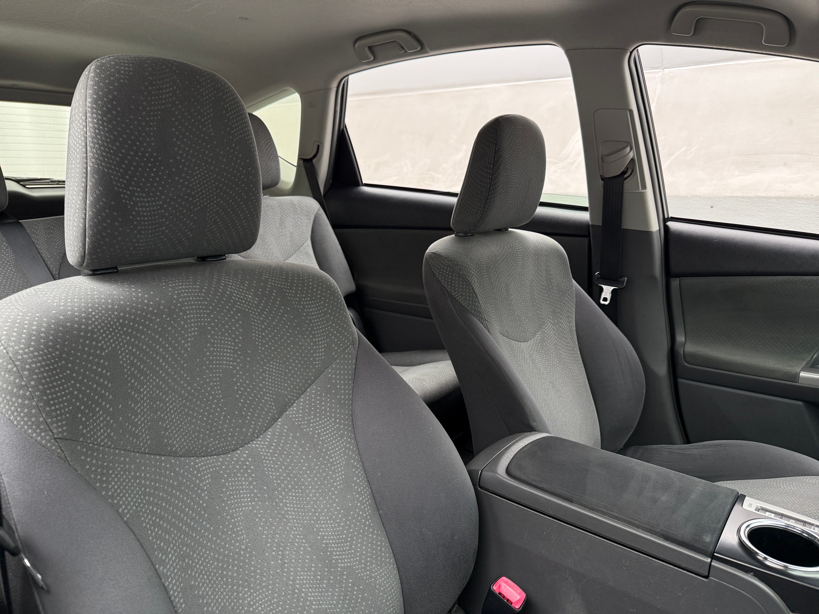 Thumbnail: 2014 Toyota Prius v - 2