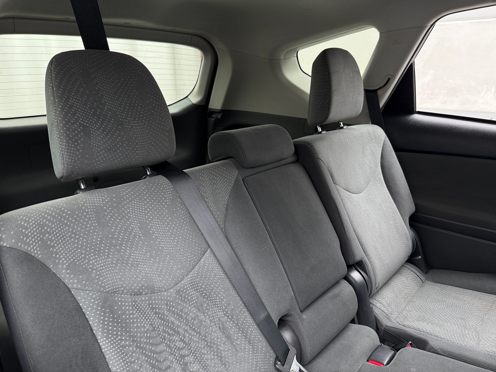 Thumbnail: 2014 Toyota Prius v - 6