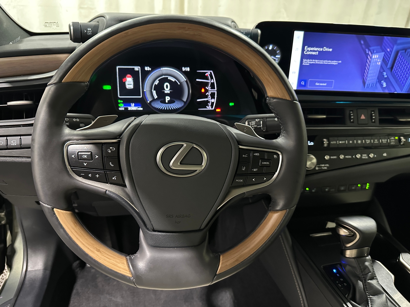 Thumbnail: 2024 Lexus ES - 4