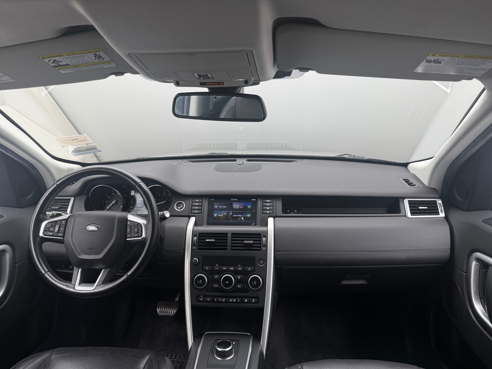 Thumbnail: 2017 Land Rover Discovery Sport - 2