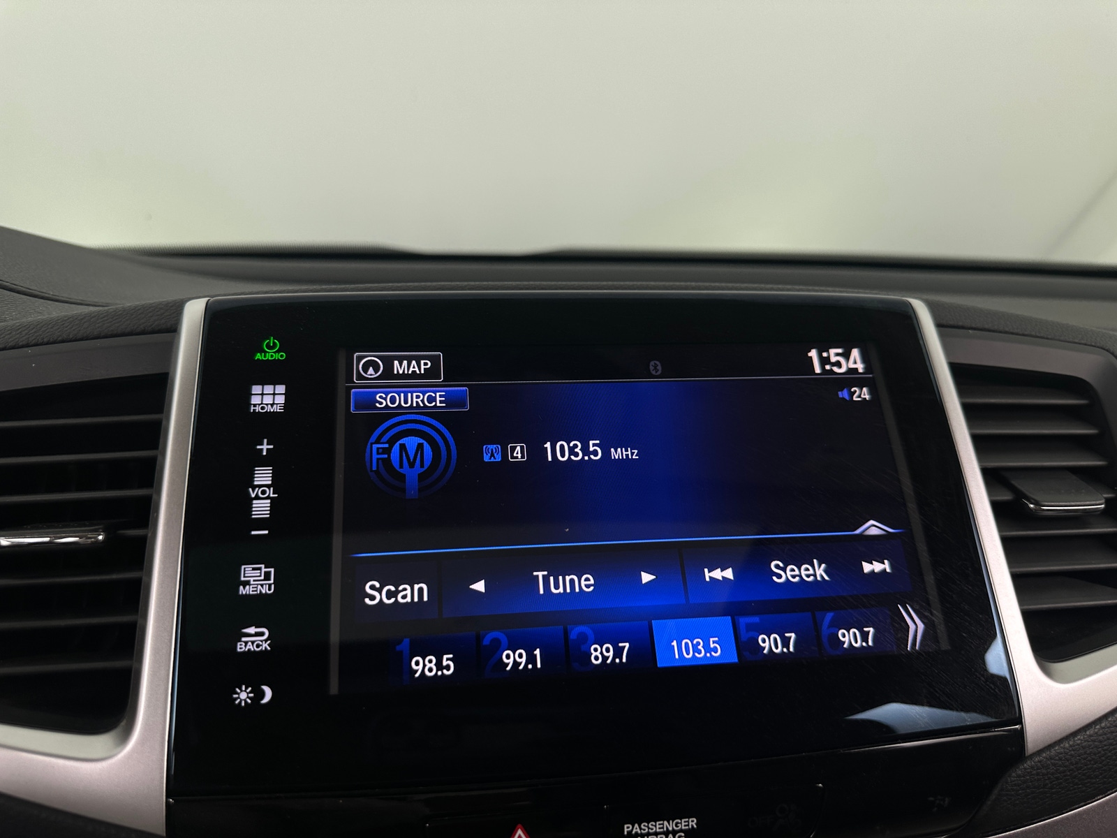 Thumbnail: 2016 Honda Pilot - 4