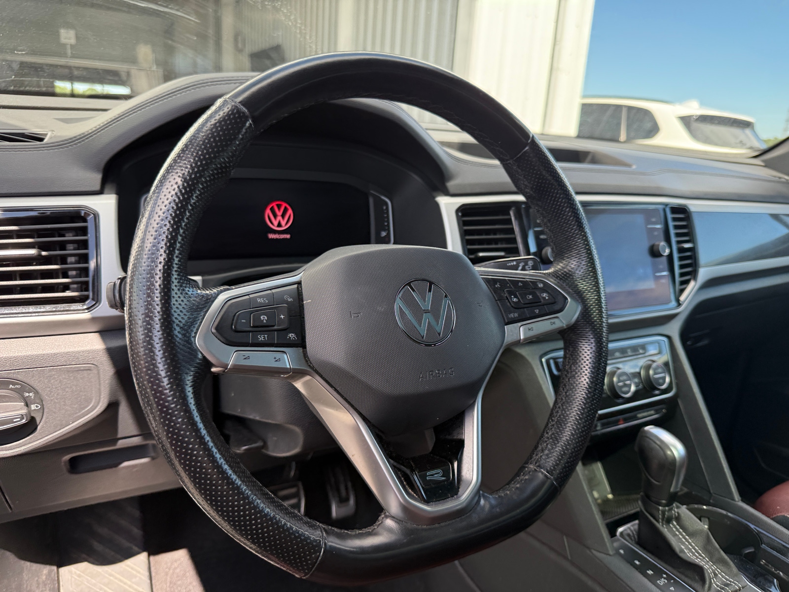 Thumbnail: 2022 Volkswagen Atlas - 4