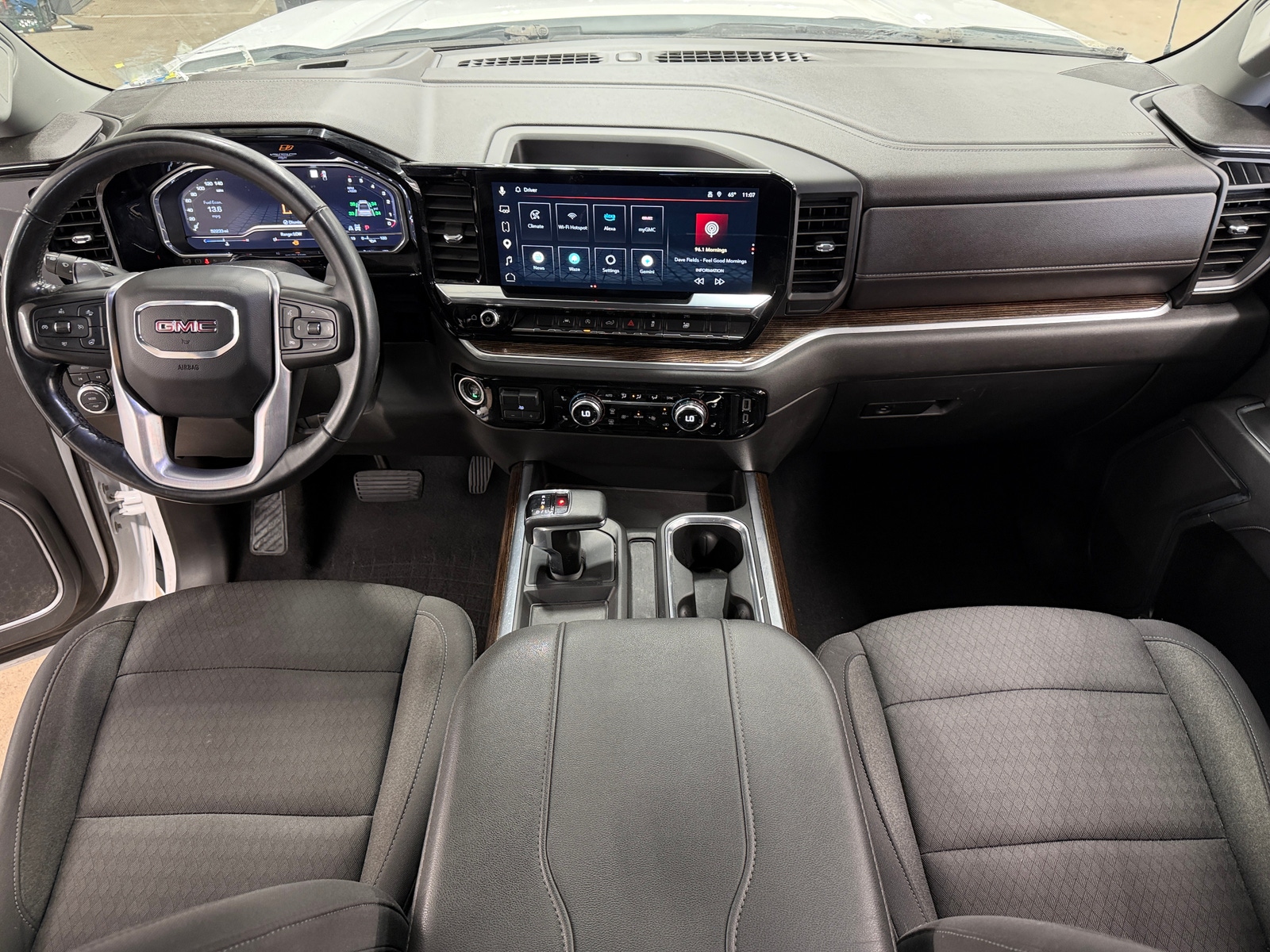 Thumbnail: 2023 GMC Sierra 1500 - 3