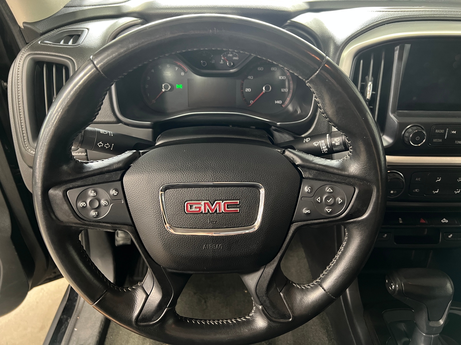 Thumbnail: 2015 GMC Canyon - 4