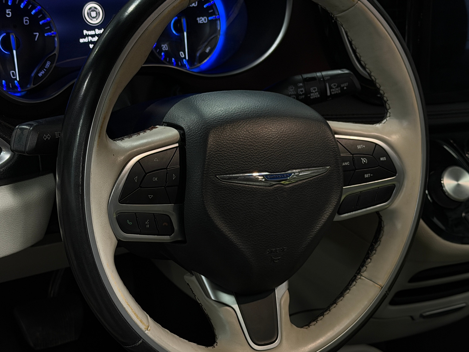Thumbnail: 2020 Chrysler Pacifica - 4