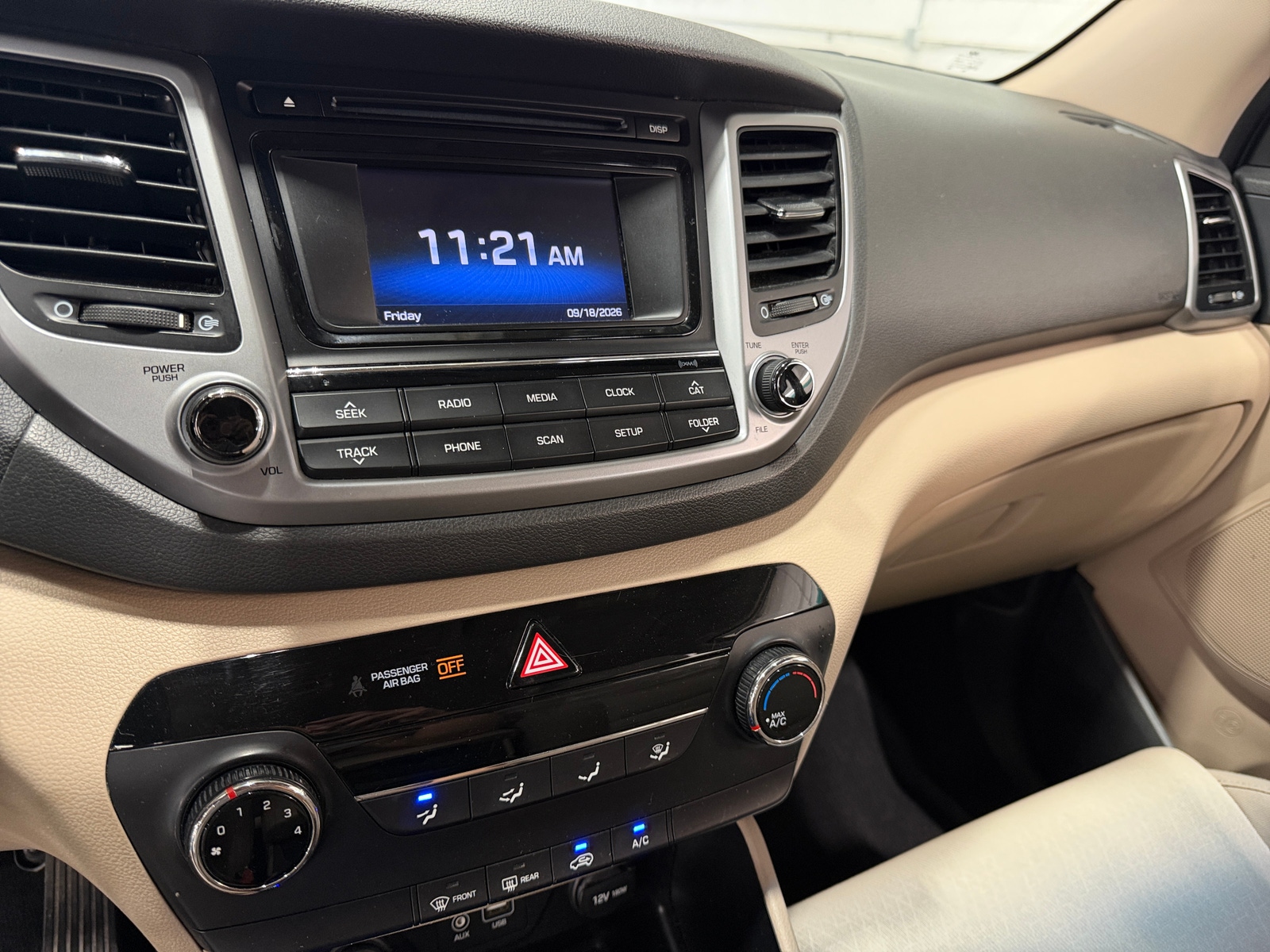 Thumbnail: 2017 Hyundai Tucson - 4