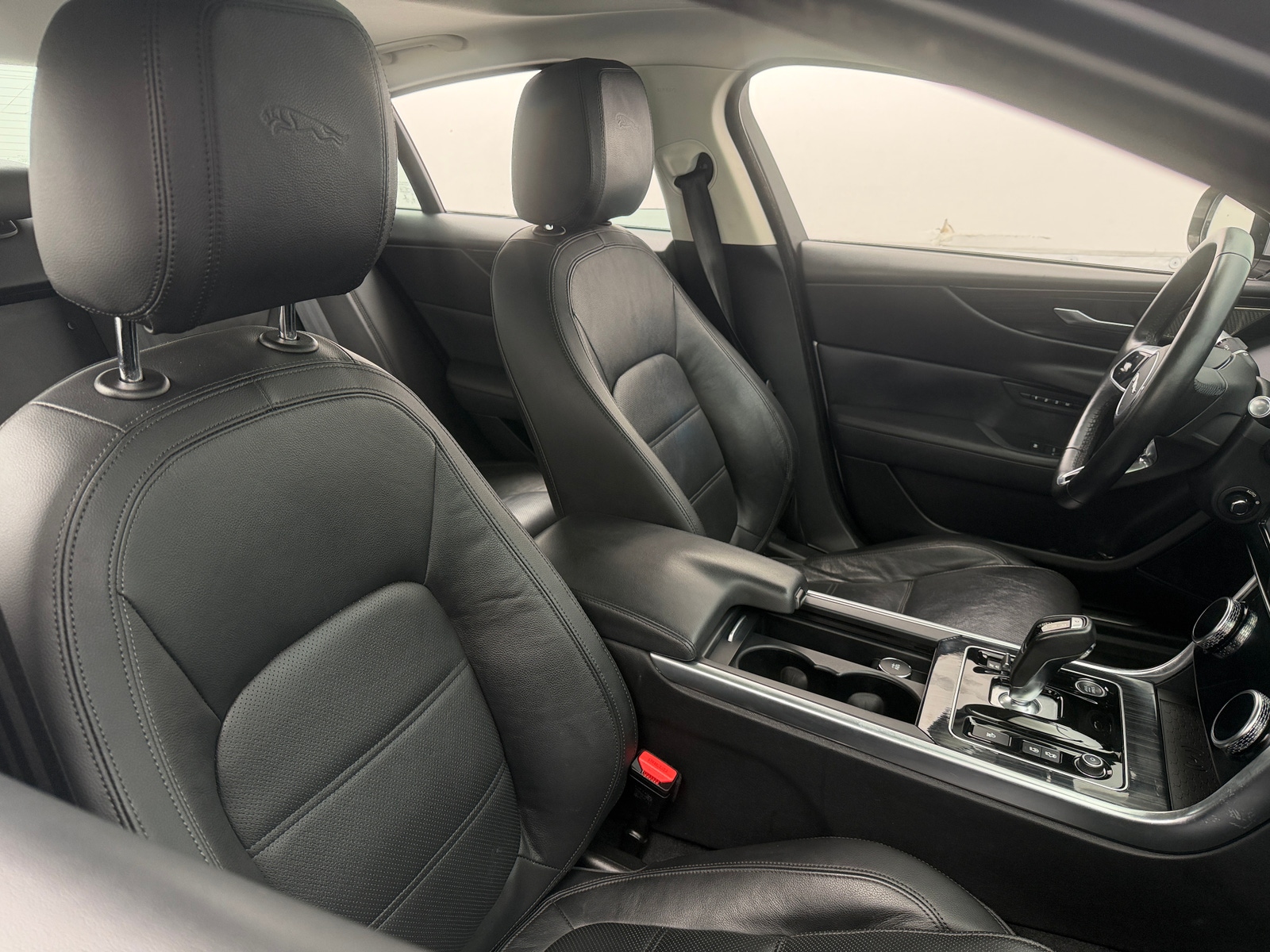 Thumbnail: 2020 Jaguar XE - 2
