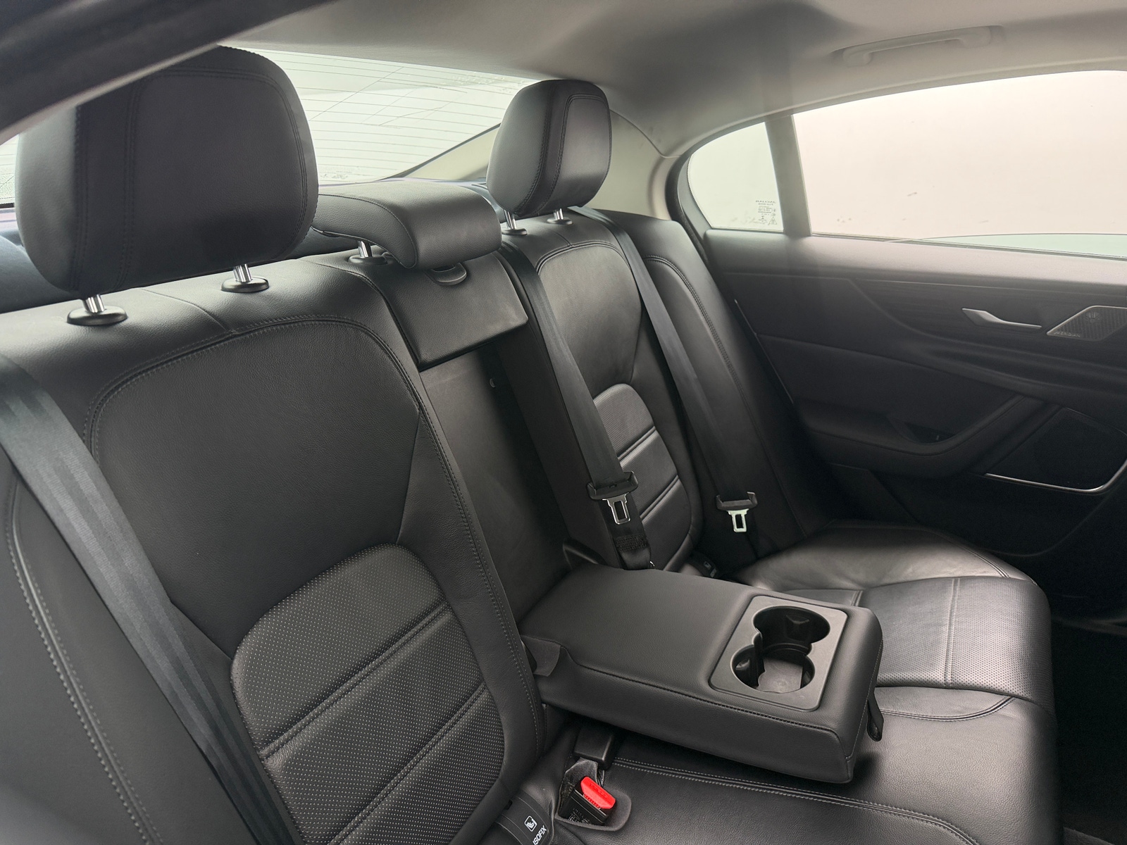 Thumbnail: 2020 Jaguar XE - 6