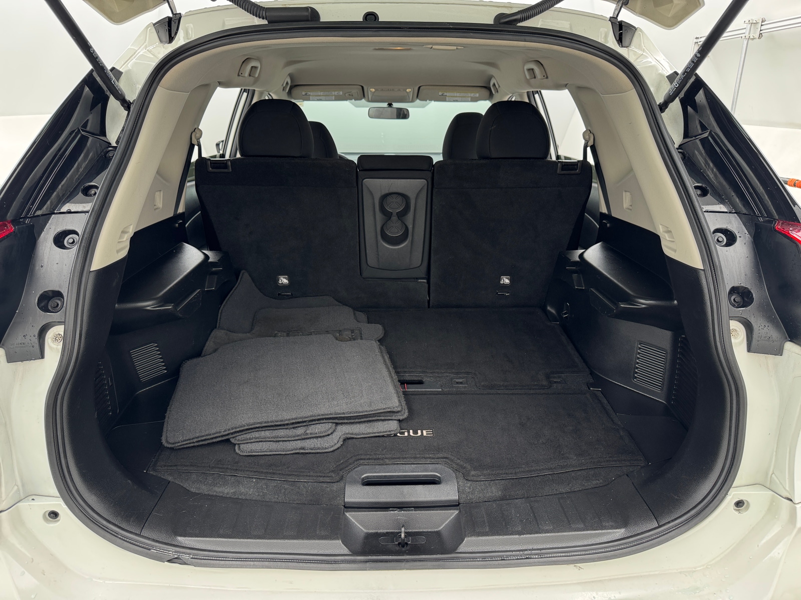 Thumbnail: 2017 Nissan Rogue - 7
