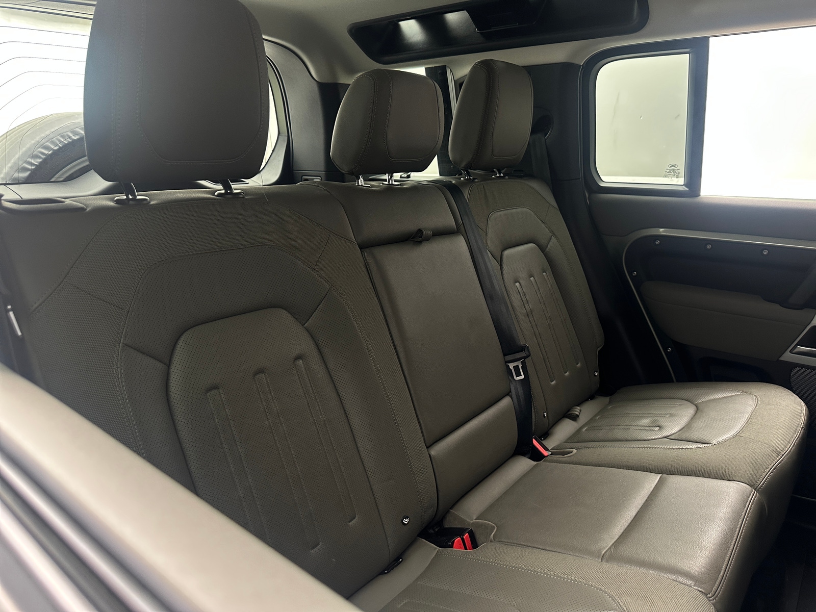 Thumbnail: 2020 Land Rover Defender - 6