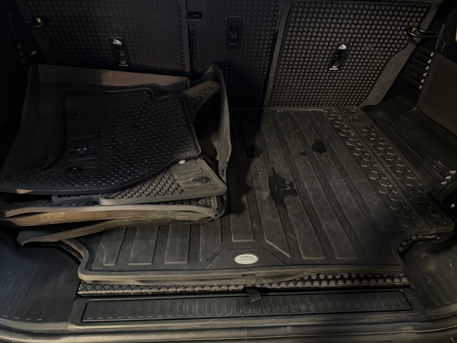 Thumbnail: 2020 Land Rover Defender - 7