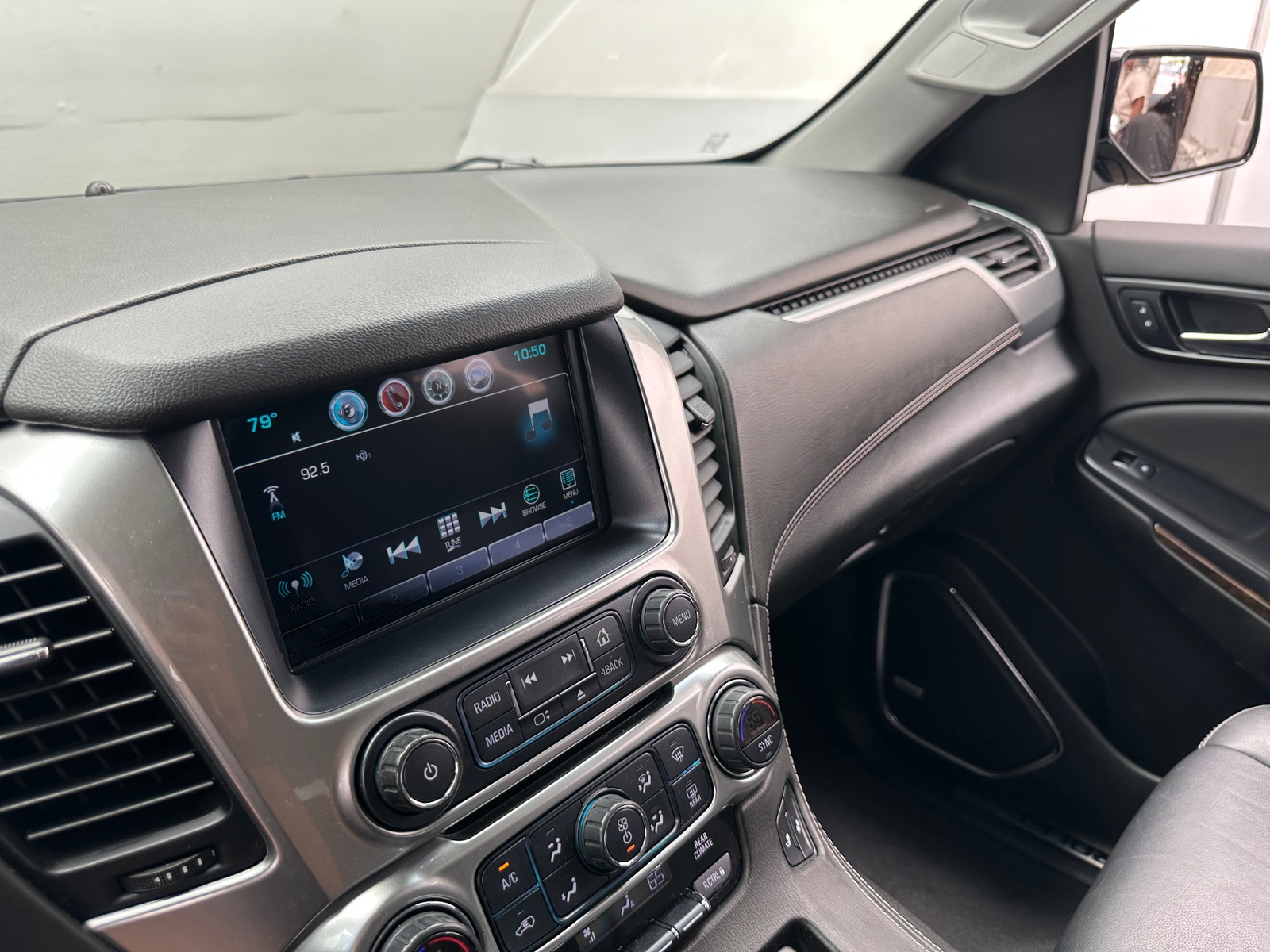 Thumbnail: 2020 Chevrolet Tahoe - 3