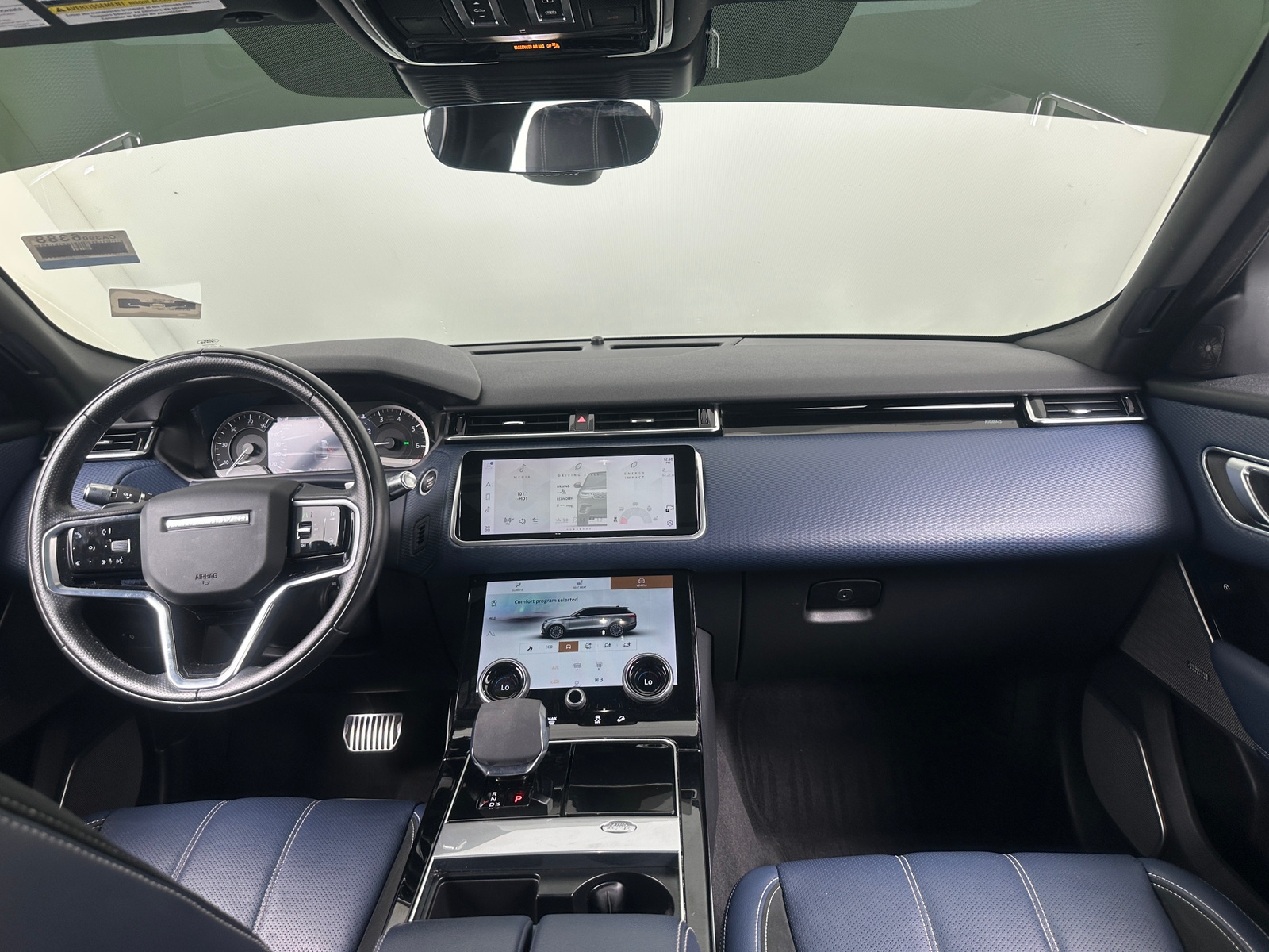 Thumbnail: 2021 Land Rover Range Rover Velar - 3