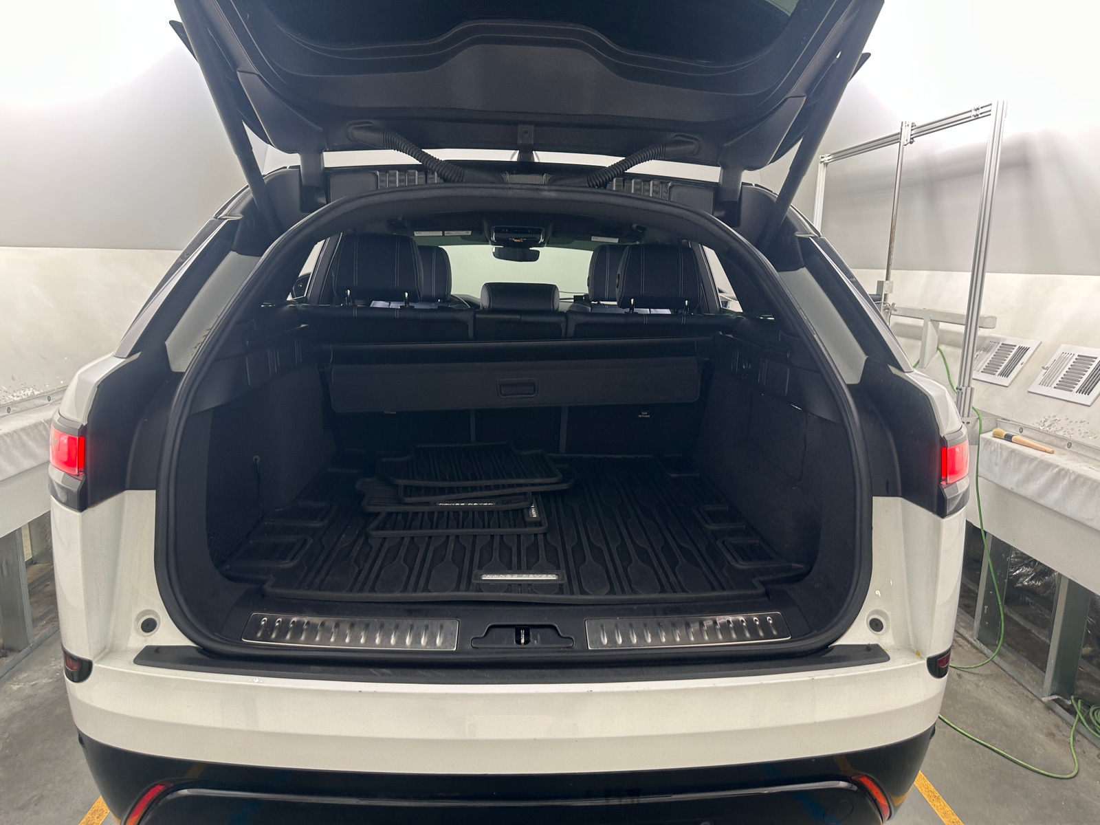 Thumbnail: 2021 Land Rover Range Rover Velar - 7