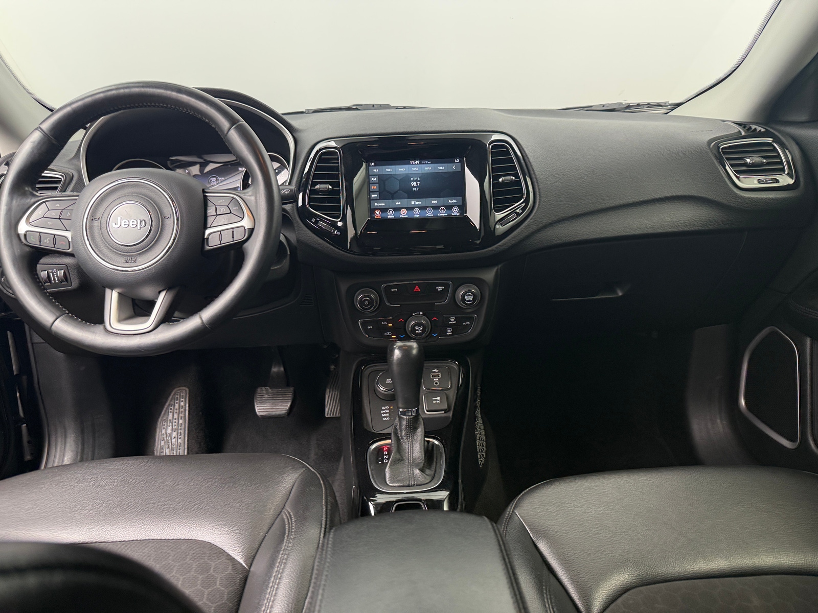 Thumbnail: 2018 Jeep Compass - 3
