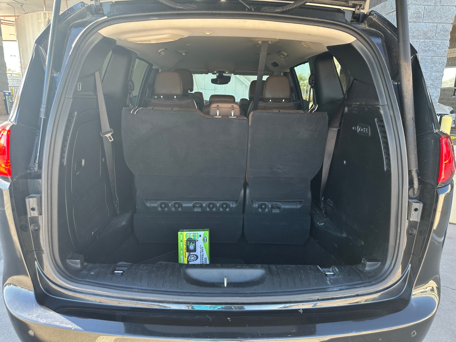 Thumbnail: 2017 Chrysler Pacifica - 6