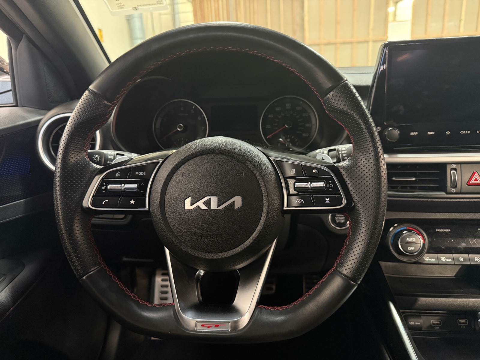 Thumbnail: 2023 Kia Forte - 4
