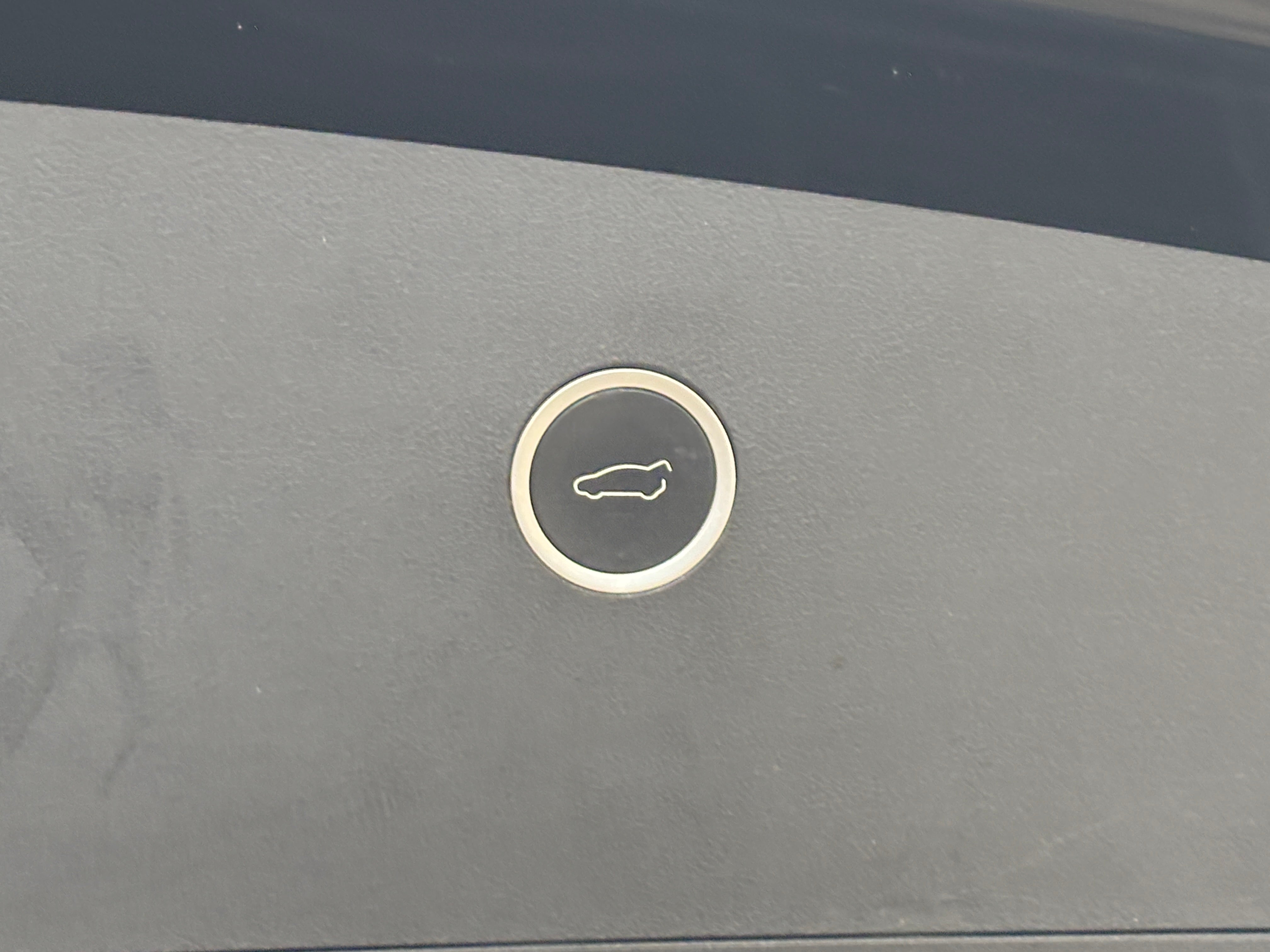 Used 2018 Tesla Model X P100D with VIN 5YJXCAE48JF142770 for sale in Oak Creek, WI