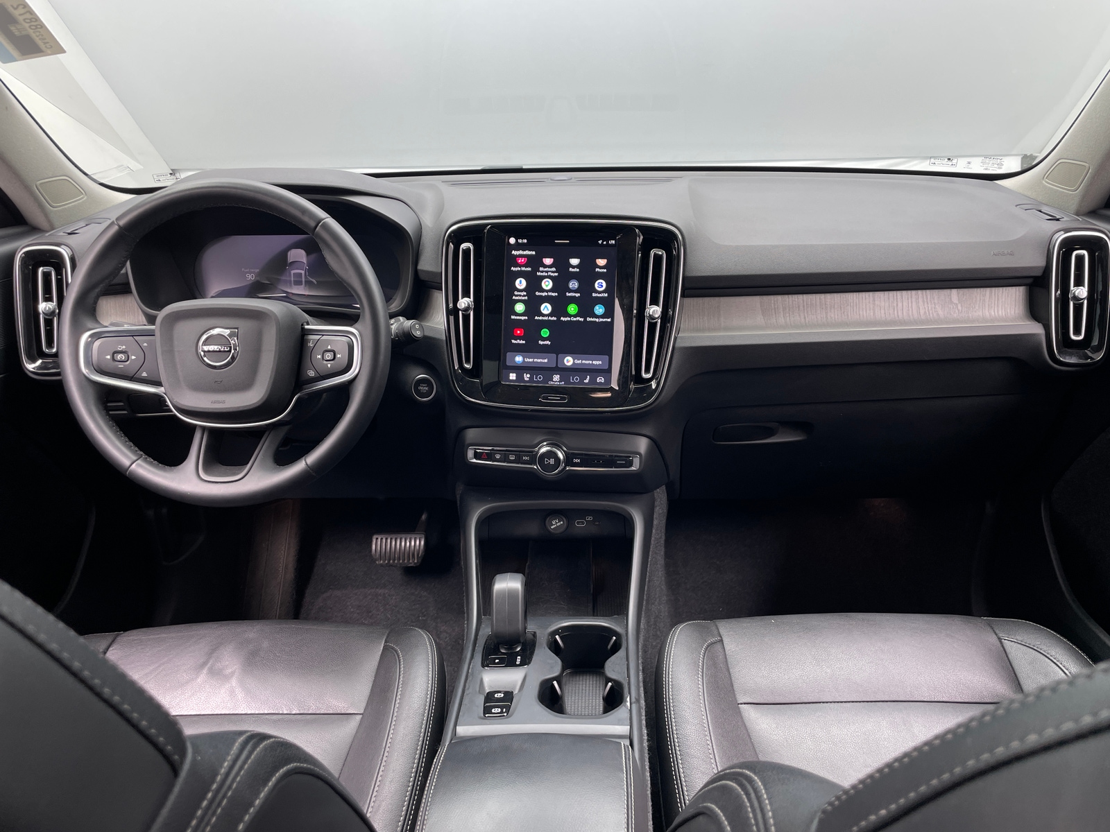 Thumbnail: 2024 Volvo XC40 - 2
