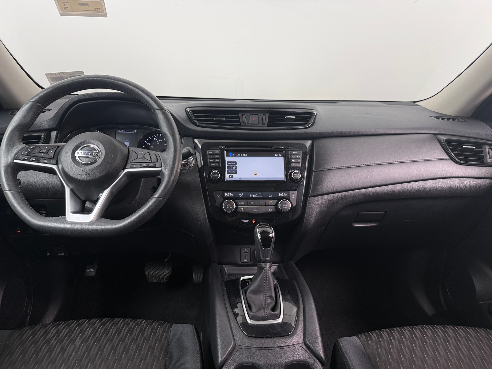 Thumbnail: 2017 Nissan Rogue - 3
