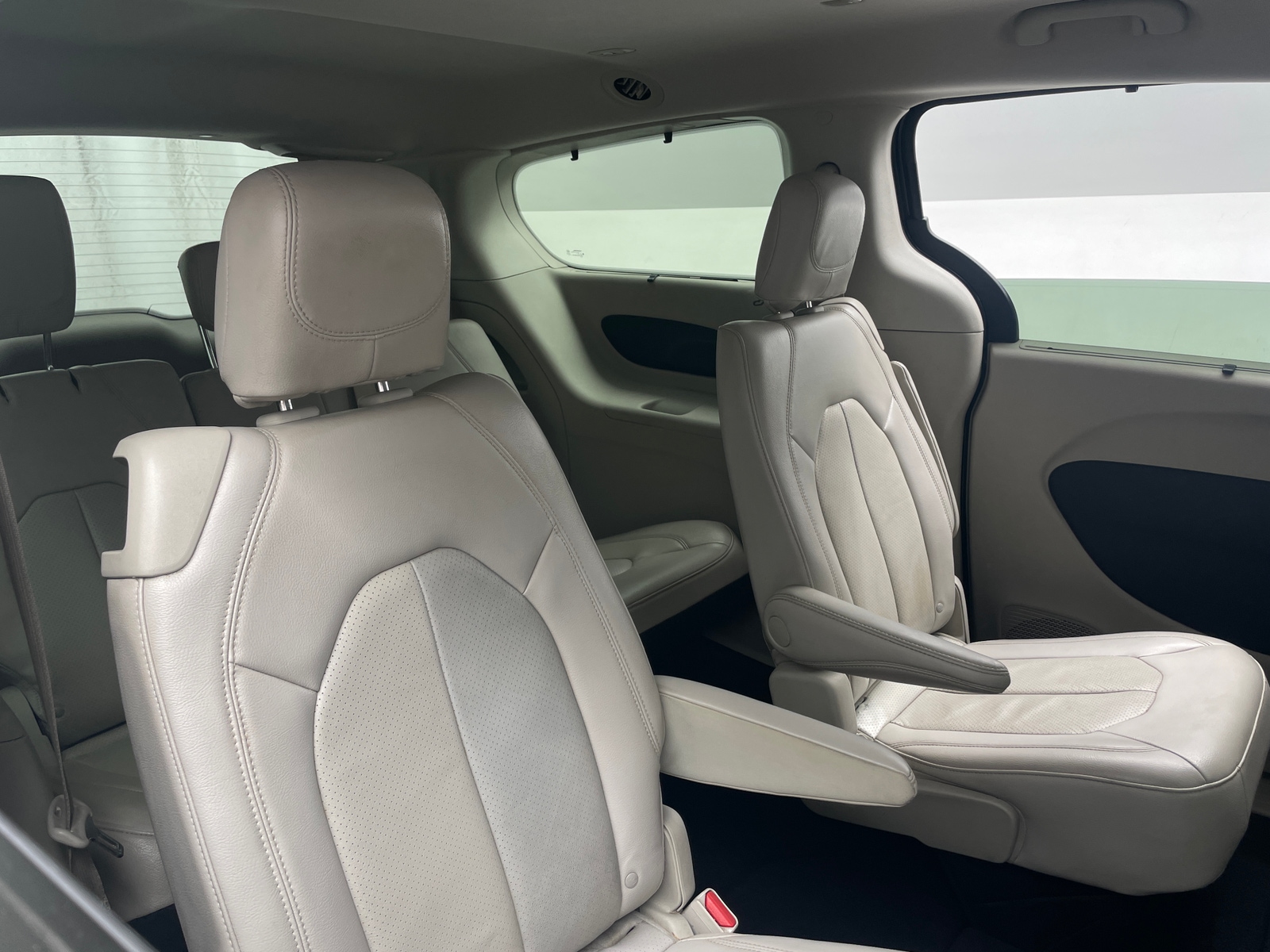Thumbnail: 2021 Chrysler Pacifica - 5