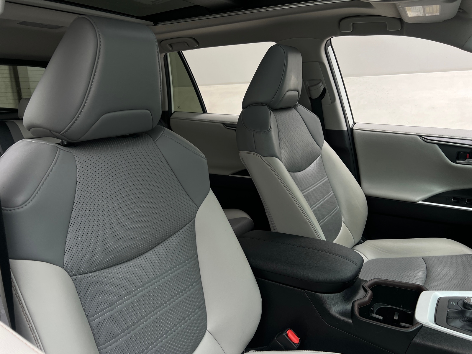Thumbnail: 2022 Toyota RAV4 - 2