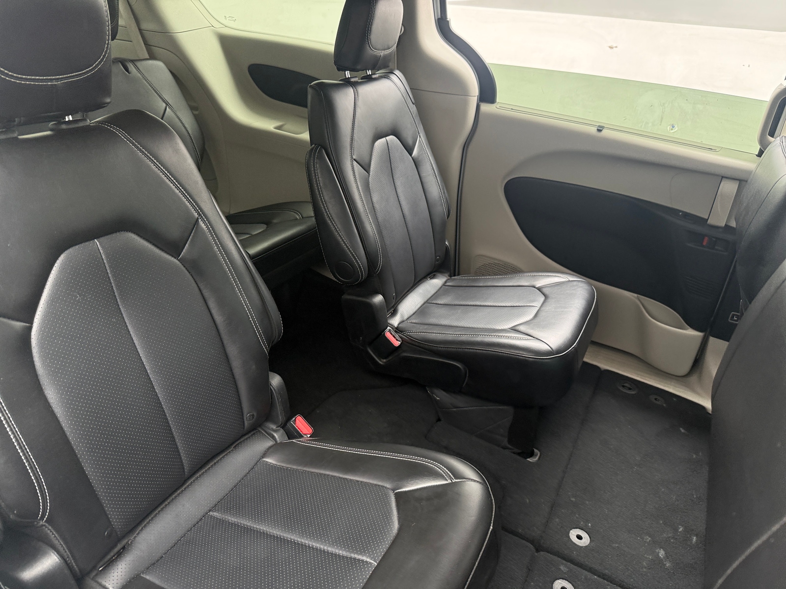 Thumbnail: 2024 Chrysler Pacifica - 5