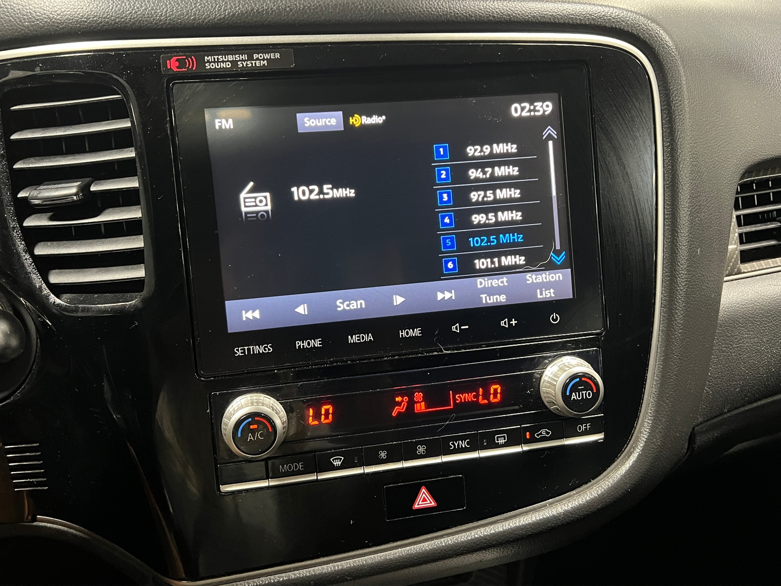 Thumbnail: 2020 Mitsubishi Outlander - 3