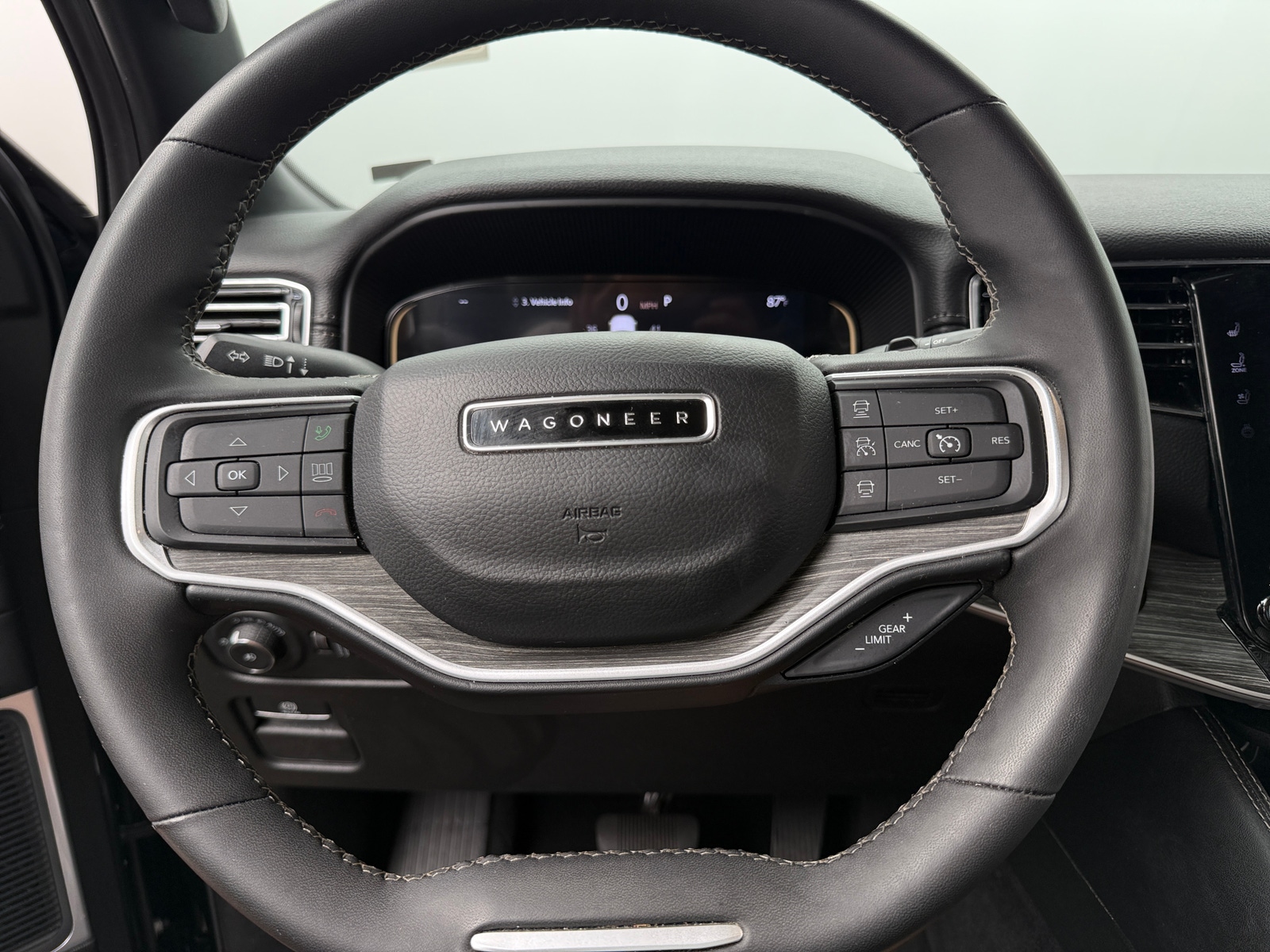 Thumbnail: 2024 Jeep Wagoneer - 4