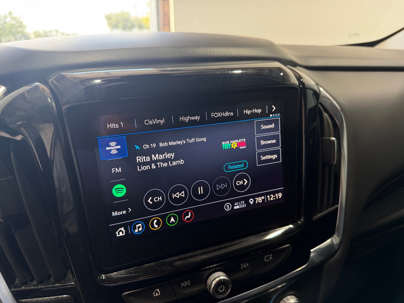 Thumbnail: 2021 Chevrolet Traverse - 3