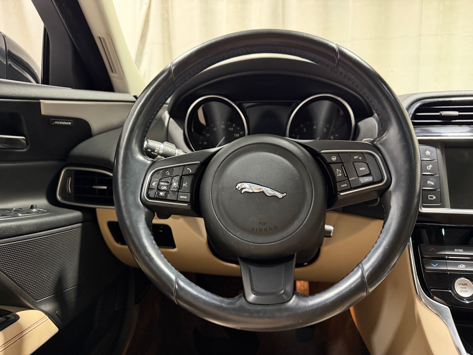 Thumbnail: 2017 Jaguar XE - 4