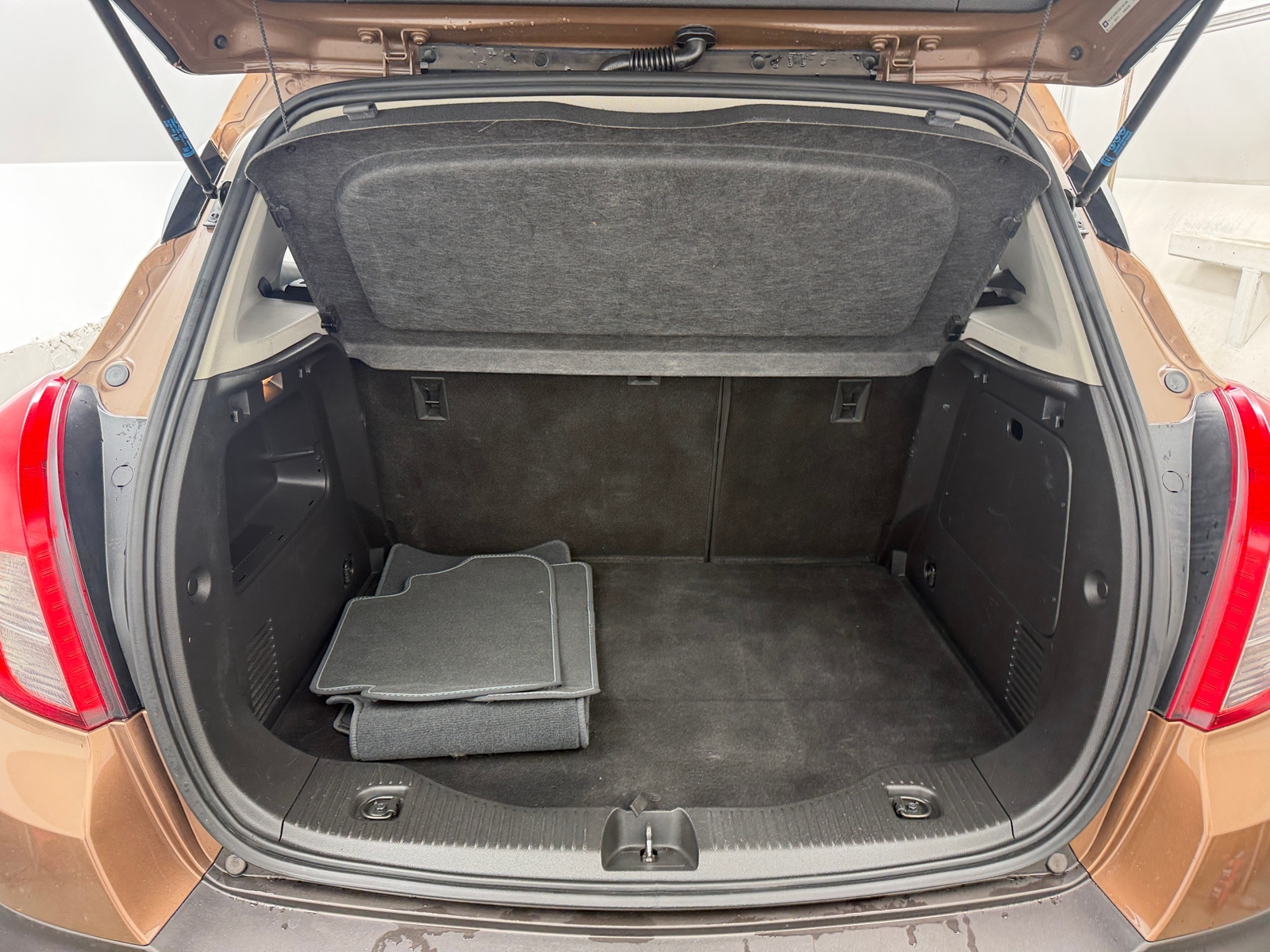 Thumbnail: 2016 Buick Encore - 6