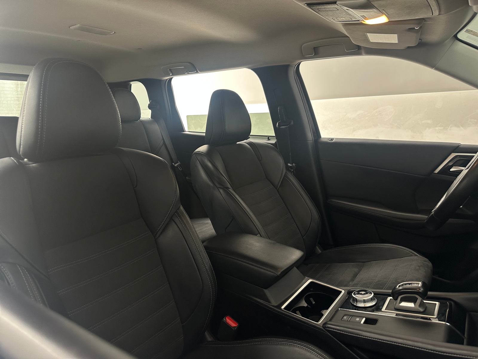 Thumbnail: 2024 Mitsubishi Outlander - 2