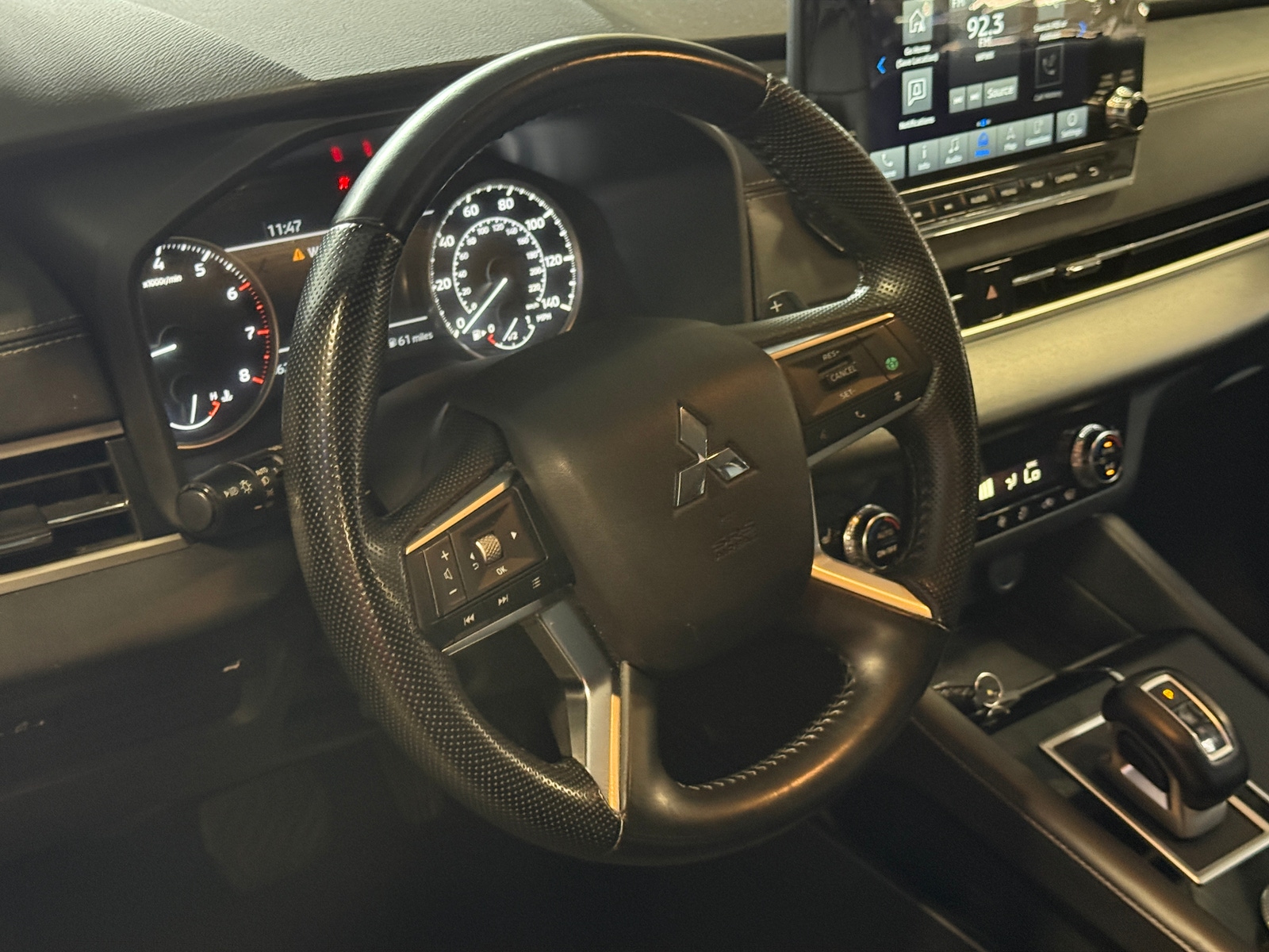 Thumbnail: 2024 Mitsubishi Outlander - 5