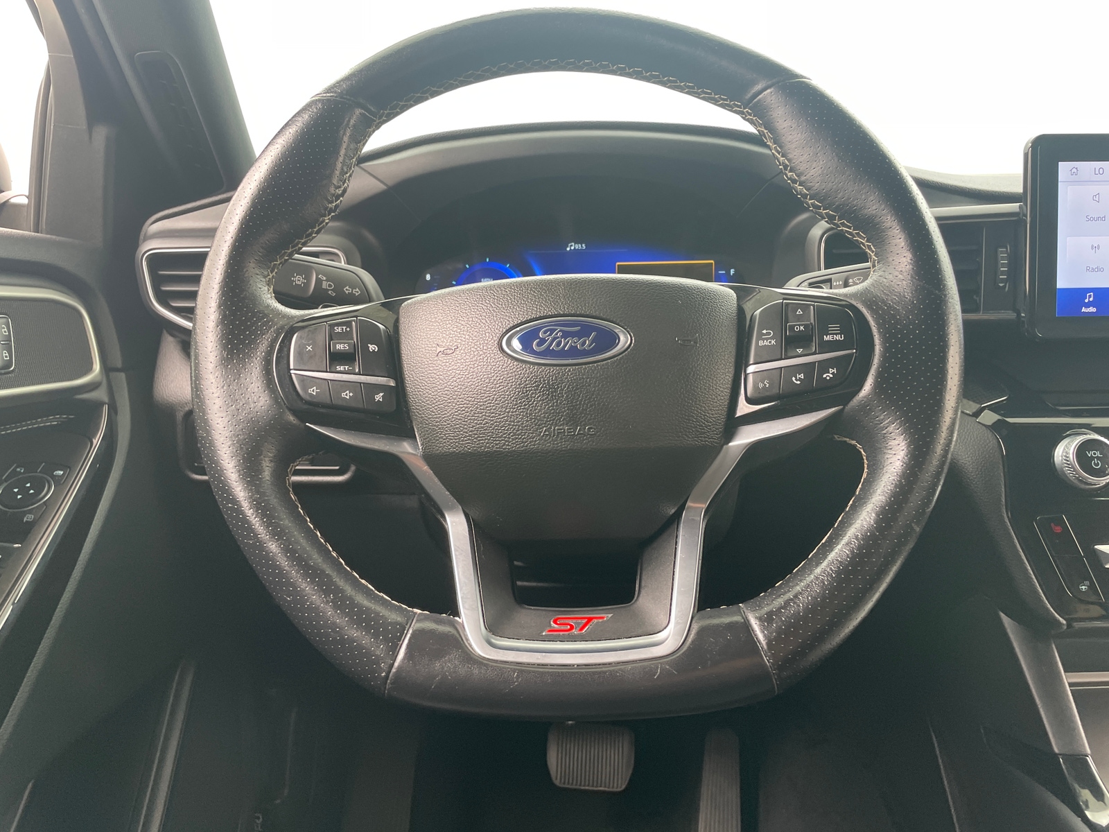 Thumbnail: 2023 Ford Explorer - 4